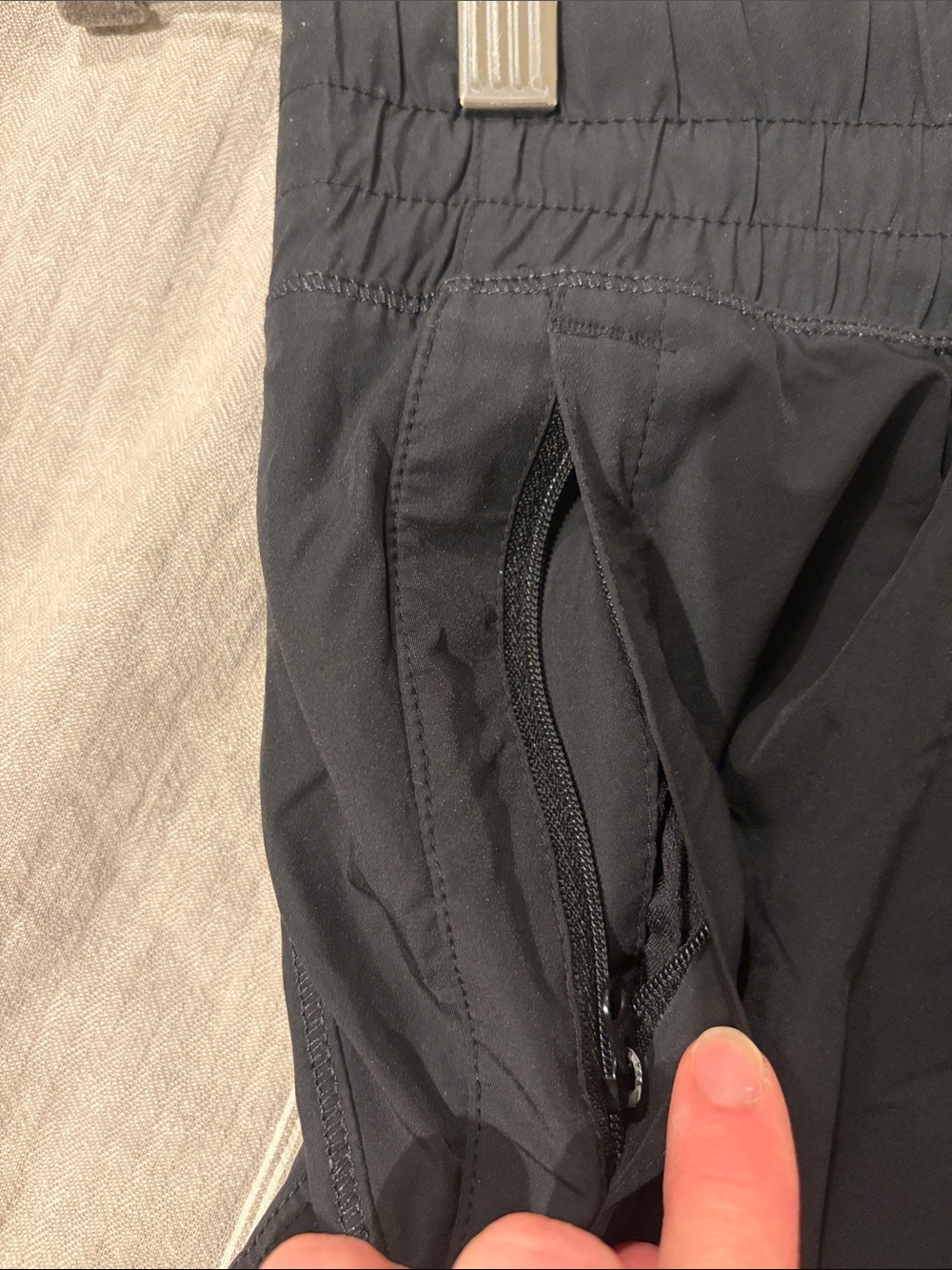 Lululemon  *Vintage* Women’s Black Dog Walking Pants (Lined) - Picture 7 of 11